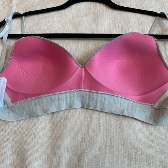 Pink Victoria’s Secret Wear Everywhere Wireless Lightly Bra Size 32D - Picture 7 of 9